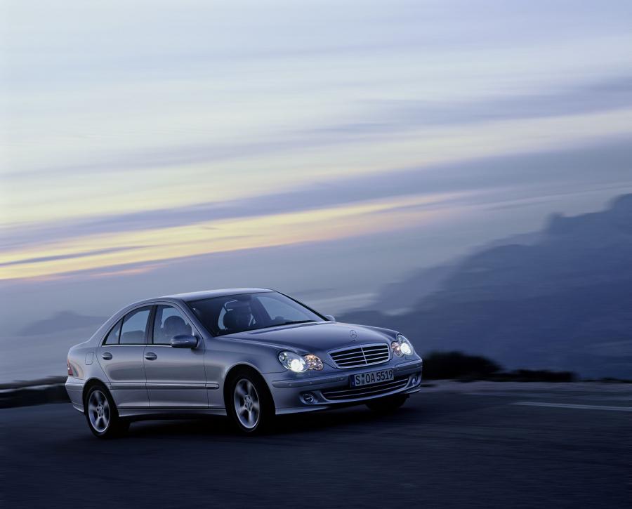 Mercedes-Benz C-Class 2004 года  (фото 77 из 88)